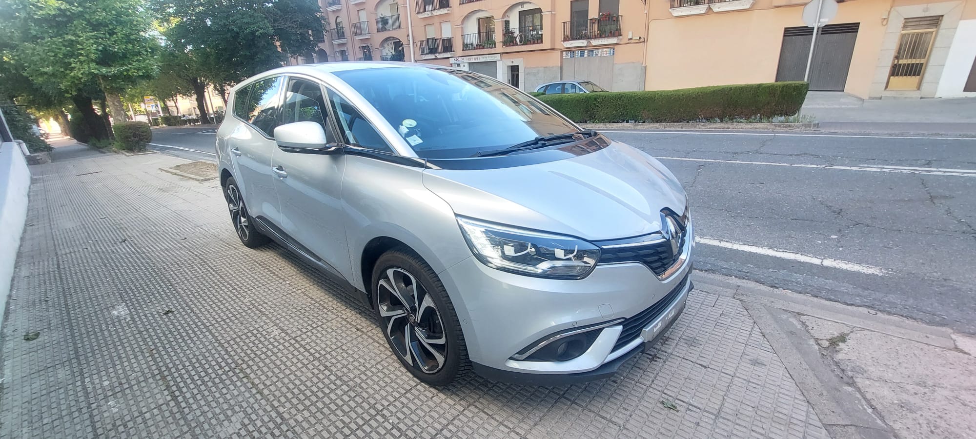 Renault Grand Scenic 1.7 dci 120cv foto 3